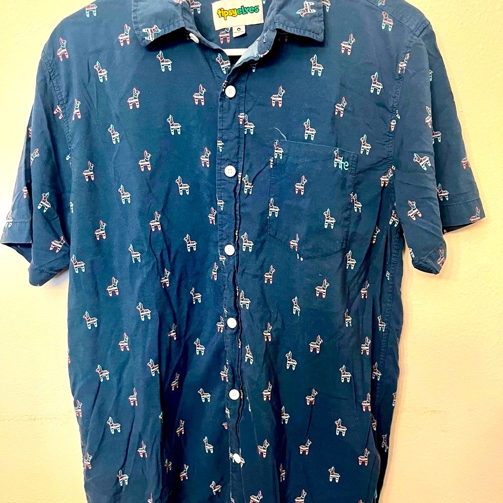 🪅TIPSY ELVES MENS BLUE SHORT SLEEVE SHIRT SIZE M 🫏💙